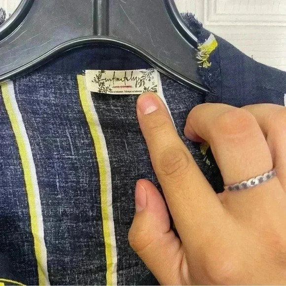 FREE PEOPLE INTIMATELY SLEEPING IN OVERSIZED STRIPED BUTTON DOWN SHIRT SZ XS - Picture 2 of 8